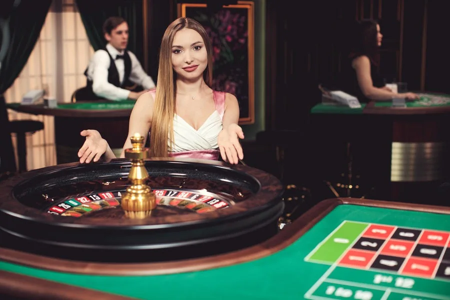 Suasana permainan dealer langsung di kasino live MEGA111